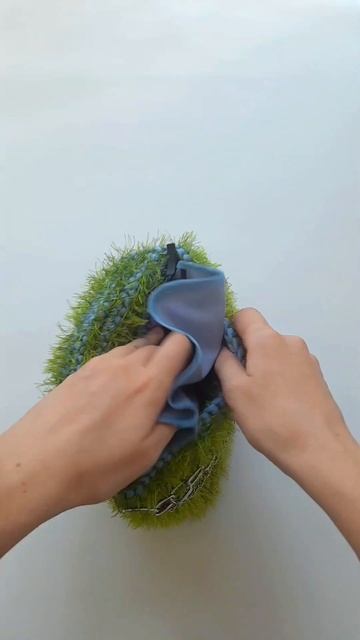 зелёная вязаная сумка