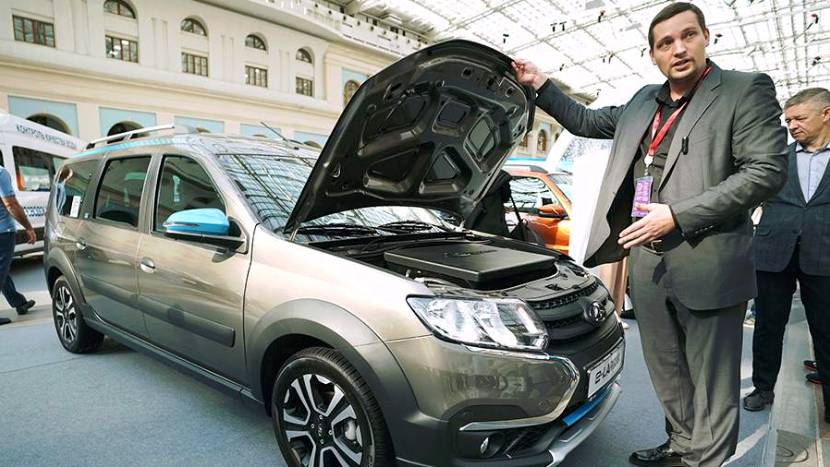Lada Largus впервые за полгода попала в пятерку бестселлеров