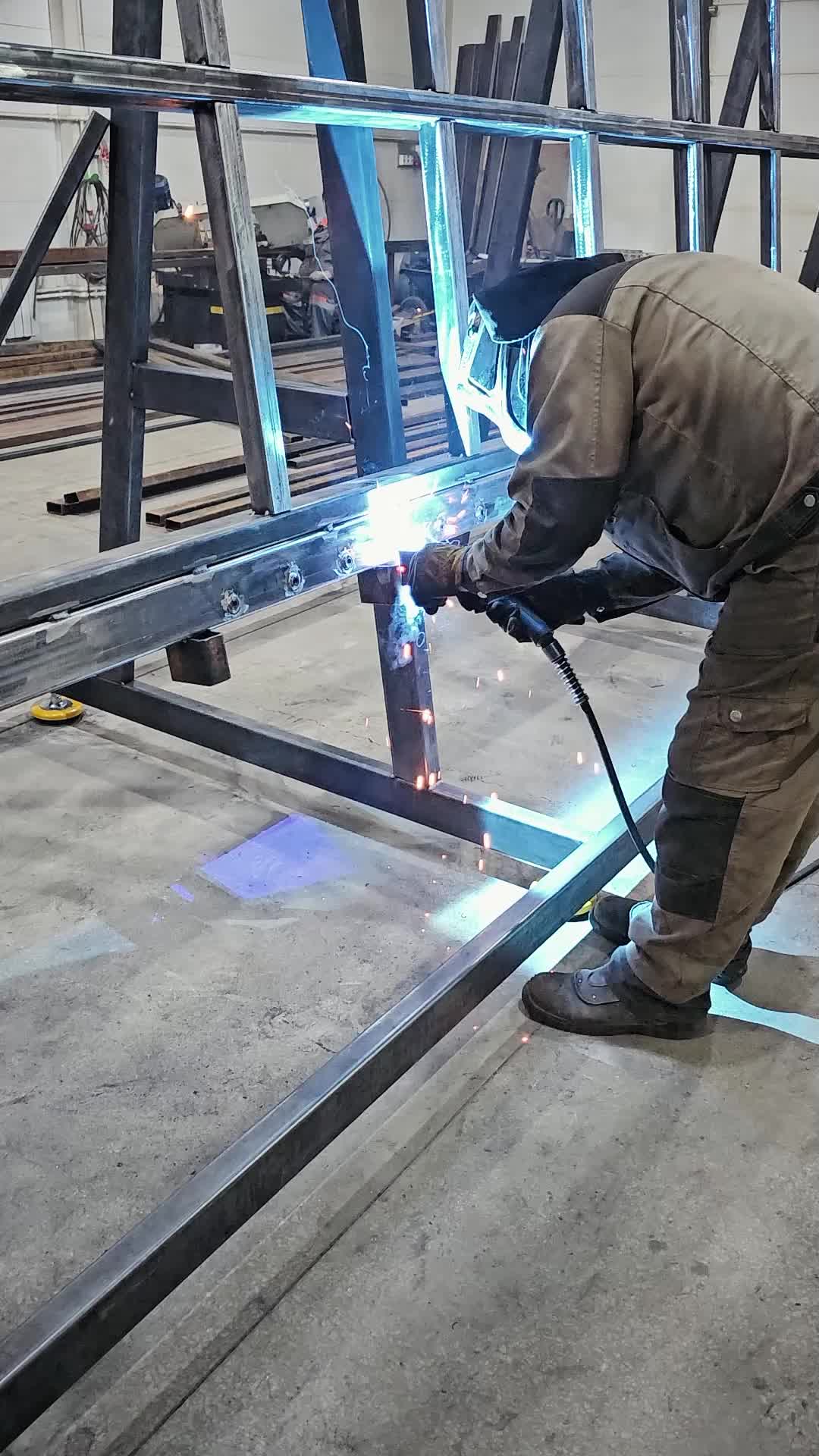 👀 Удивительные процессы на самом деле происходят за кулисами!