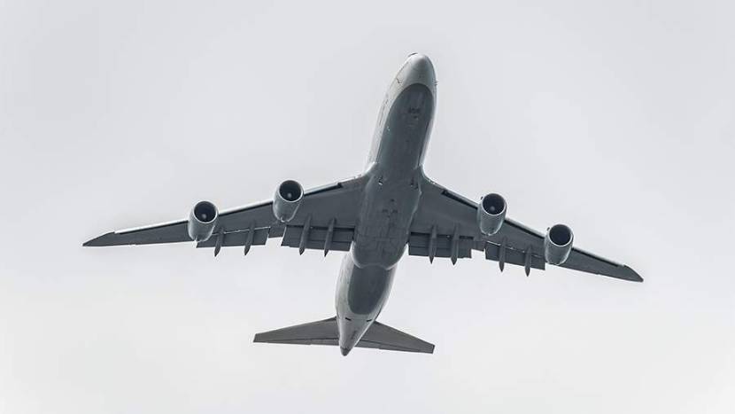 Boeing совершил экстренную посадку в аэропорту Шереметьево