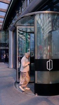 ЗАБРАЛА У БАБУШКИ ВСЁ МОРОЖЕНОЕ???😢