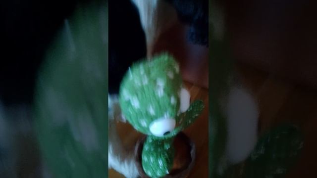 Чарлик изучает какуето вещь..