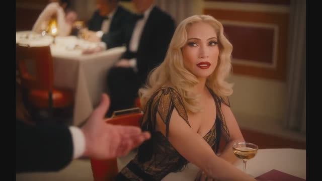 «Поцелуй паучихи» c Дженнифер Лопес, трейлер