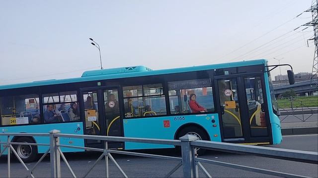 6 июня 2025 г. Автобус 241 маршрут Волгабас 5270.G2 6166 Предпортовая Улица