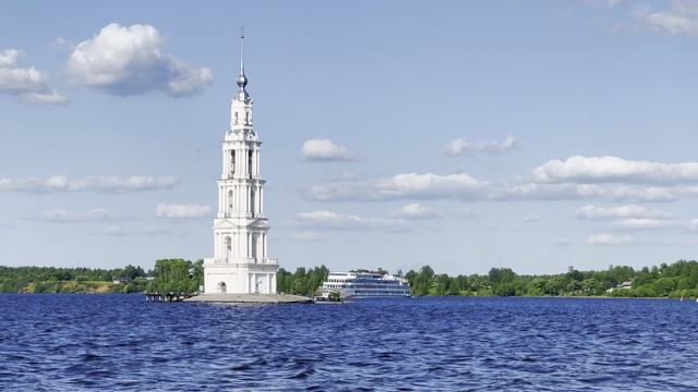 Калязин - уютный городок на Волге в Тверской области и затопленная колокольня Никольского собора