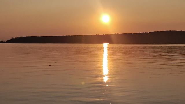На закате: пляжные истории Обского моря - о человеке, ищущем в студгородке "ключи" в траве, о немце