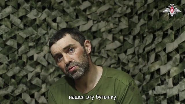 Пленный хохлосвин о том, как командиры ВСУк за проступки сажали солдат в яму и запрещали пить.