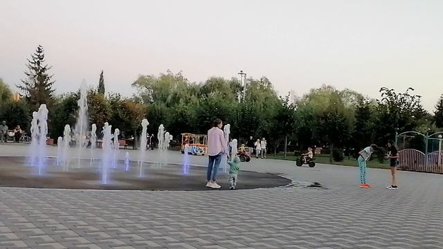 Фонтан с подсветкой
