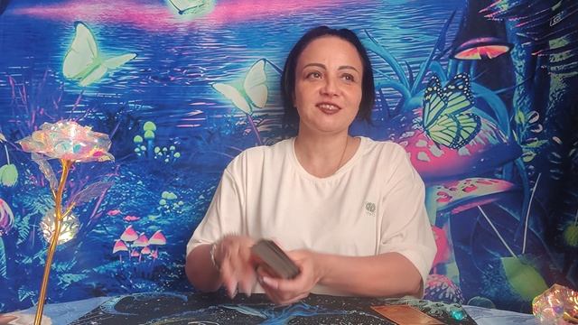 Гадание для мужчин 
Что думает она о вас сегодня?
06:30 вторая позиция 
#странница #таро #гадание