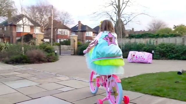 Мисс Кэйти и Мистер Макс (Miss Katy) Кэти и ее шарики-сюрпризы от папы