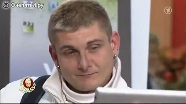 умело впаривает гаджеты