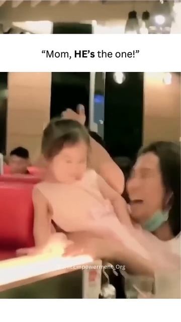 girl be like ： mom he's the one 😭😭🤣🤣💗 #funny #love #cutebaby
