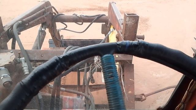 Трактор🚜 Т-16 ездил за песком