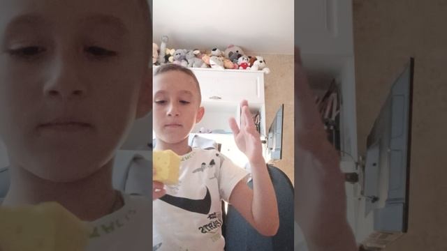 я говорю. я выключаю а потом говорю ну ребята всем пока потом снова короче смотрите