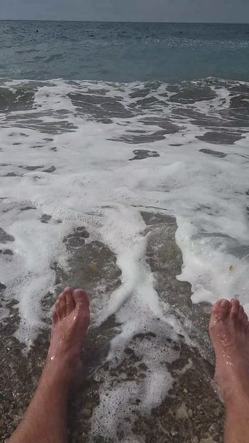 Скоро все на море