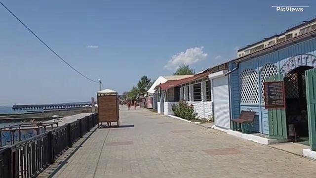 Крым Феодосия Золотой пляж сегодня 10 июня 2025. Обстановка на пляже, какая погода и море сейчас