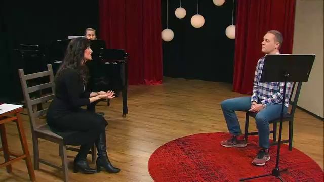 7833-23 - Making Each Performance Personal - How to Sing