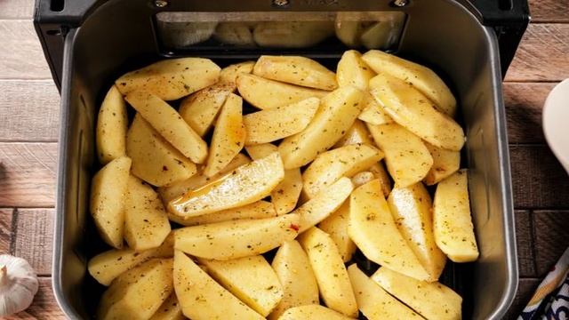 Картофель по-деревенски в аэрогриле
