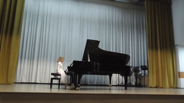 Э. Григ. 2 пьесы из сюиты «Пер Гюнт»: Утро. В пещере горн?