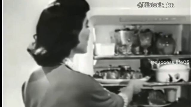 Каким образом, холодильник в 1956 году имел больше функций, чем современные?