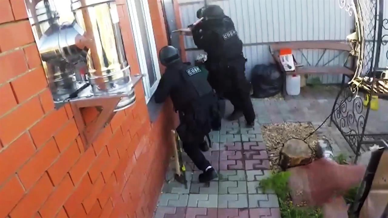 В Подмосковье пресекли деятельность крупной нарколаборатории: видео