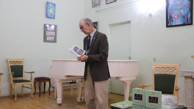 Евгений Скоблов о Интервью со столяром антикварной мебели и фотографом анималистом Игорем Перфильевы