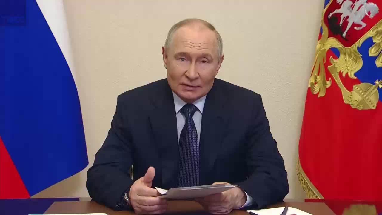 Путин по ВКС принимает участие в открытии медицинских объектов