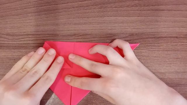Сердечко из бумаги в стиле оригами