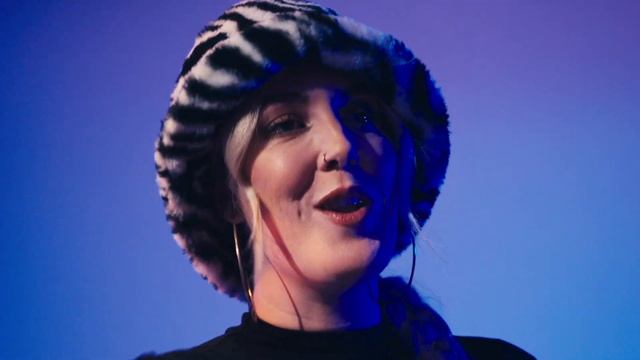 Mollie Collins, Jamezy ft. Ruth Royall - The Weekend