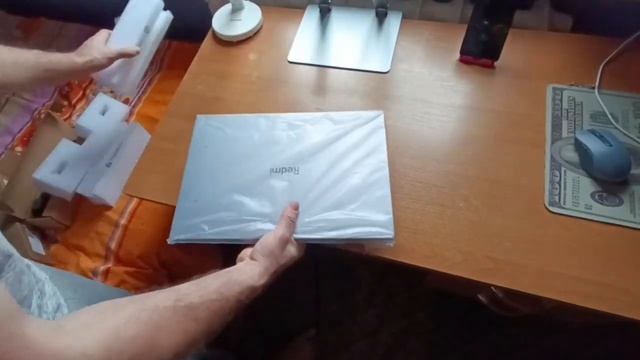 Швидкий огляд ноутбука Xiaomi Redmi Book Pro 2024 Intel Core i5 Ultra