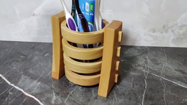 Подставка под зубные щетки и пасту