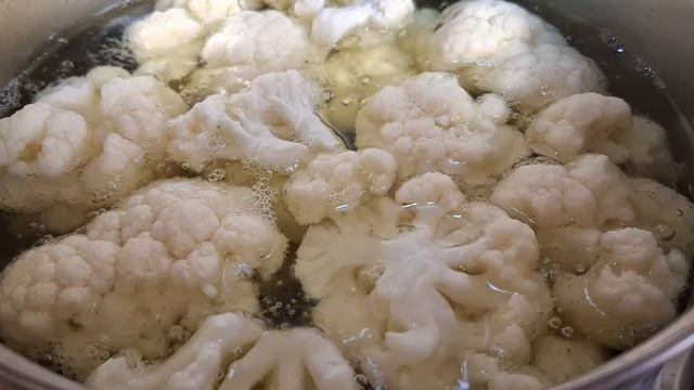 Теперь цветную капусту и брокколи, готовлю только так