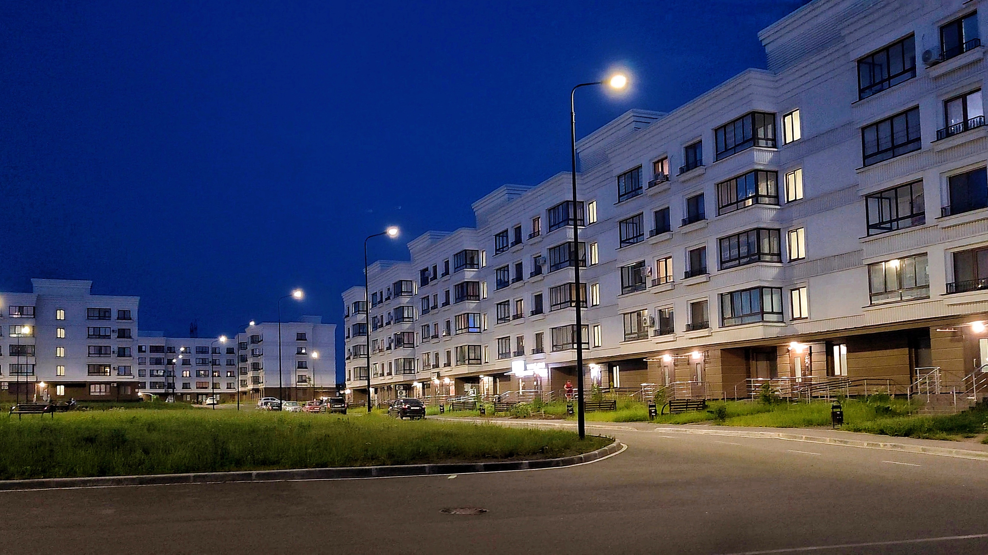 МАРИУПОЛЬ Днем и НОЧЬЮ видно заселение людей🌇Восстановление и Жизнь Сегодня
