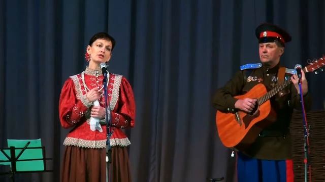 "Тёмновишнёвая шаль"