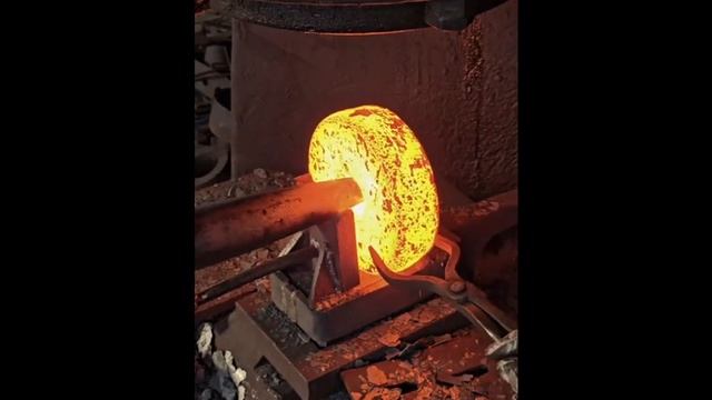 Горячая ковка  Раскатка отверстия