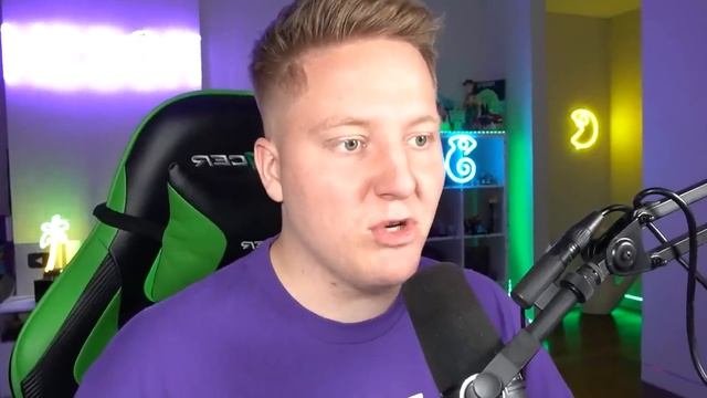Поззи ЗАГУГЛИЛ СЕБЯ В ROBLOX