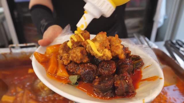 Корейский куриный карри токпокки