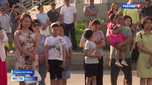 Алтайский эпос на полотнах Аржана Ютеева
