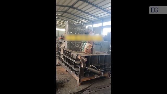 Пресс для пакетирования металла (бочки)