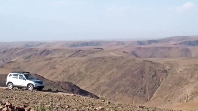 Кураминский хребет. Выше перевала Камчик. Начало Ангр?
