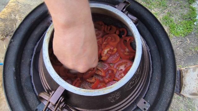 Утка  с овощами в афганском казане
