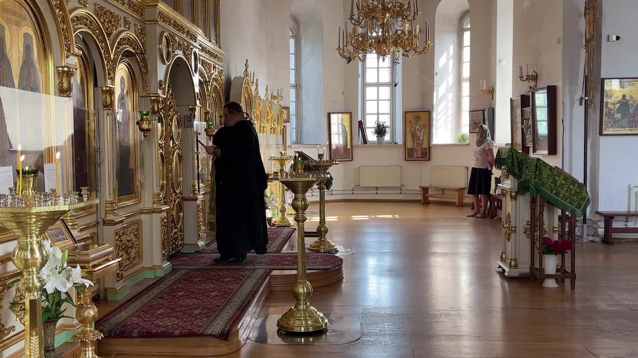 Вечернее полиелейное богослужение накануне дня памяти святителя Луки Крымского