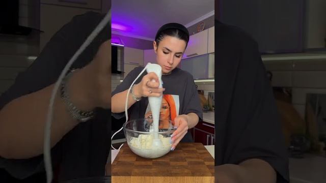 🍩 Творожные колечки с заварным тестом и кремом
#выпечка #десерты