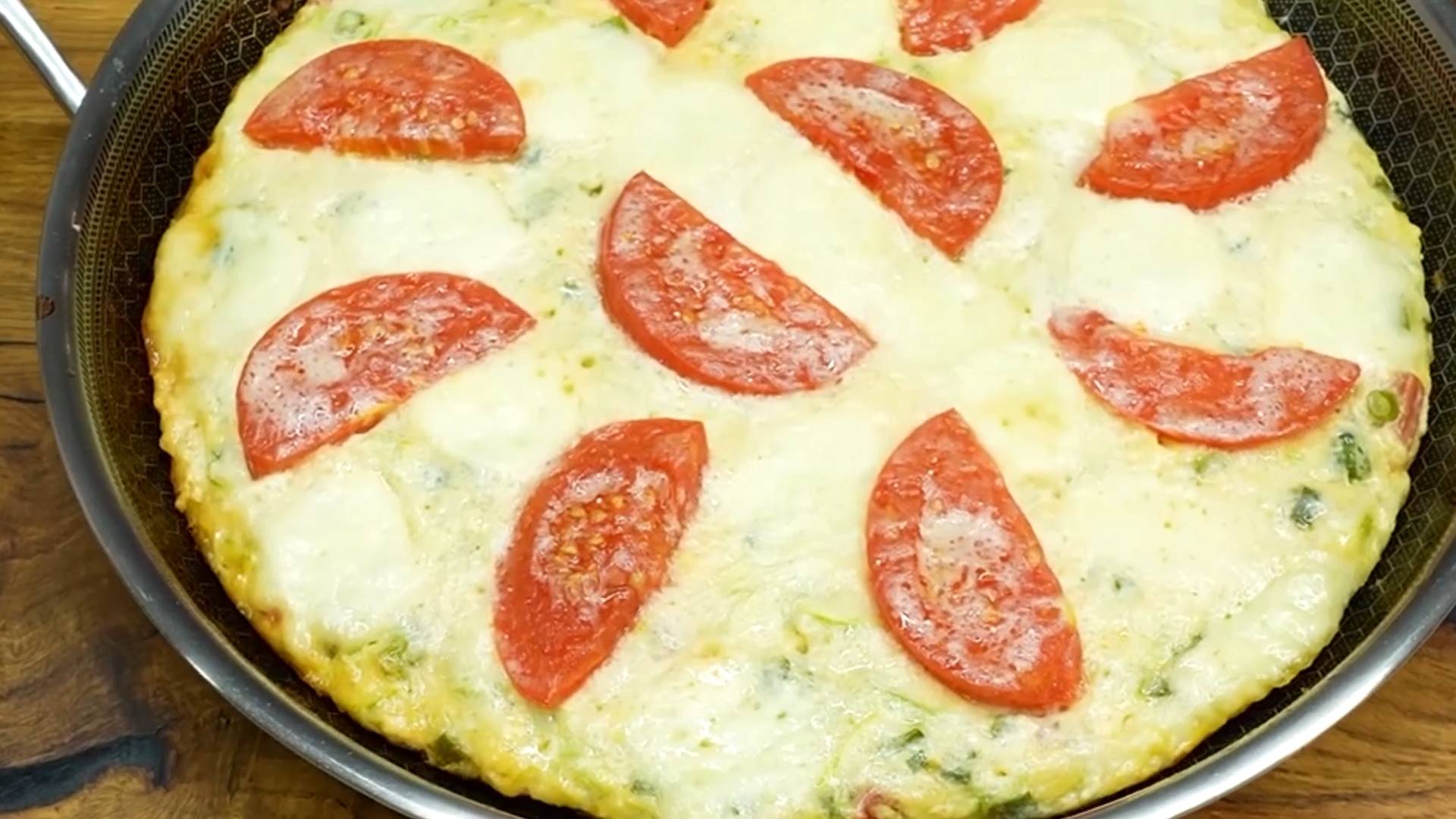 Кабачки на сковородке с сыром