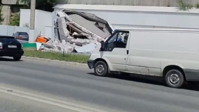 1 ПОГИБ, 5 ПОСТРАДАЛИ: по заправке в Белгороде нанесен удар БПЛА. Удар пришелся по заправке Teboil.
