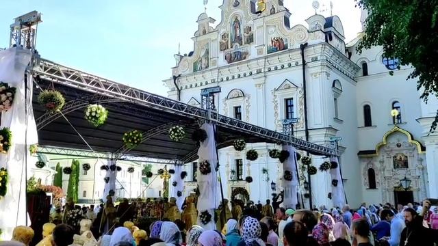 Обязательное Таинство Божественное Причащение!