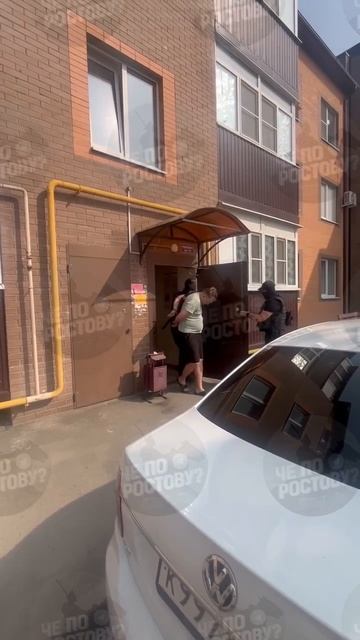 ВЫМОГАЛИ ДЕНЬГИ: в Азове 28-летнего местного жителя и сотрудника районной полиции задержали.