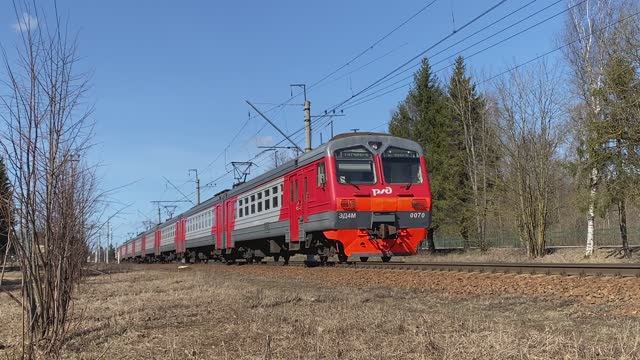 Электропоезд ЭД4М-0070, перегон Пудость - Гатчина-Пассажирская-Балтийская