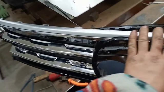 Volksvagen Tiguan 2020.Решітка переднього бампера. Заміна центр?