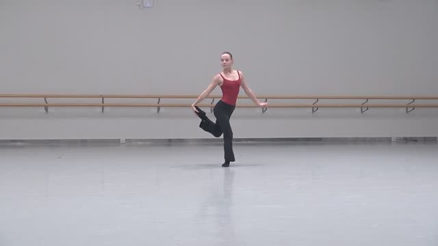 Alesia Shinkevich (15) - Contemporary
